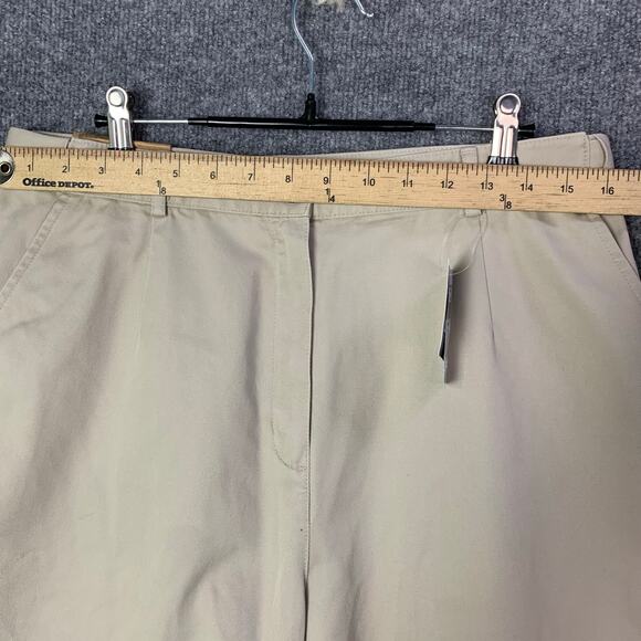 NEW LL Bean Chino Shorts 9" Original Fit Women's SZ‎ 14 Khaki Wrinkle free - Picture 4 of 12